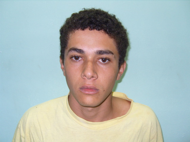 Naro Silva Freire, 18 anos, foi preso por ter entregue bebida alcólica a um menor detido na DEPOLPolícia Civil