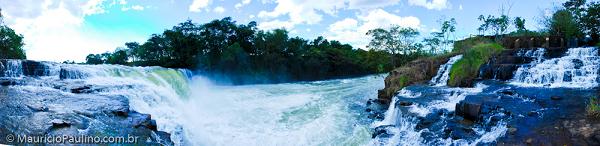 Fotografia panorâmica do salto do Aporé, cachoeira que é ponto turístico de Cassilândia. Maurício Paulino