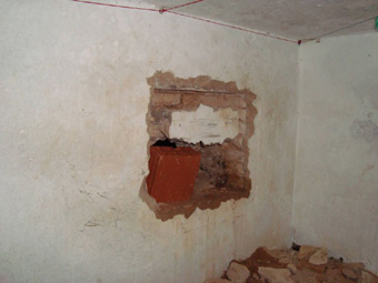A foto do buraco, por onde fugiram os presos no começo de agostoAgepen