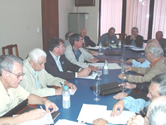 Olímpio é o primeiro da foto, com Abilio L. Barros, em reunião do Colégio de Governadores do Rotaryarquivo