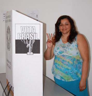 Momento do voto de Tânia Mara de Freitas Rocha, candidata da oposição a presidente da OAB de CassilâZildo Vieira