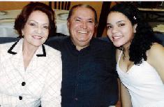 Luísa Tenório, o marido Luizinho Tenório e a filhaO correionews