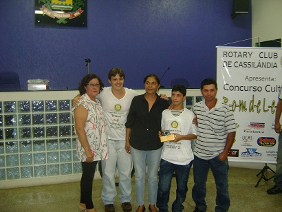 Rafael, 2º lugar, do Antônio Paulino, ganhou uma câmera digital (Selma 1,99) e bolsa de estudo (IEC)
