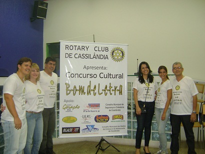 Professoras da UEMS - Ana Paula e Carla - e estagiária Larissa e rotarianos