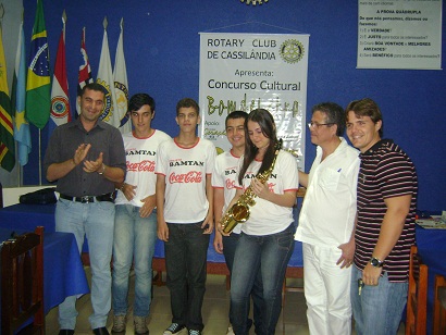 Da direita p/ esquerda: Maestro Ney, membros da Banda, Luiz Umberto e Guilherme Girotto