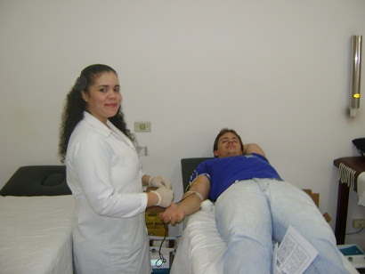 O presidente do Rotary, o advogado Guilherme Girotto, também doou sangue nesta manhã