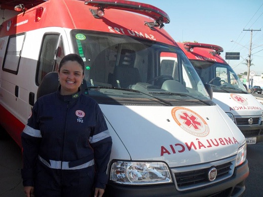 A cassilandense Nathália Assis Souza é enfermeira da equipe do Samu em Fernandópolis (SP)Arquivo da família