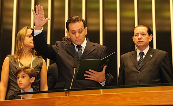 Nilson Leitão, no momento em que tomava posse como deputado federal, ontem, em BrasíliaLuiz Alves