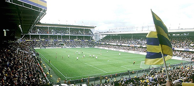 O último jogo no estádio em que o Brasil foi campeão mundial de futebol em 1958