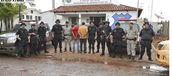 Policiais responsáveis pela prisão de acusados por tráfico e de 500 quilos de drogasdestakinews