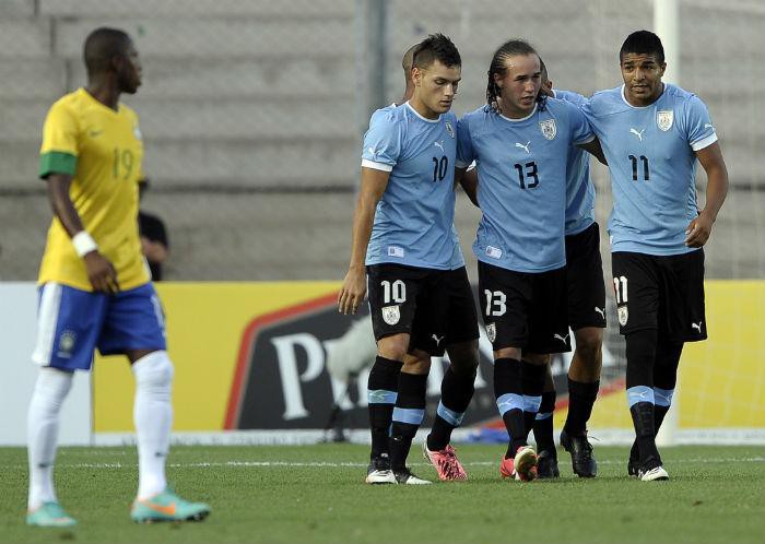 Colorado Fred liderou a reação brasileira no segundo tempo, mas não evitou a derrota para os uruguaios (Foto: AFP)