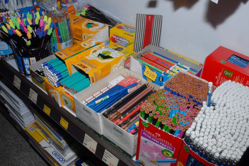 Órgão de defesa do consumidor orienta pais na compra do material escolar (Foto: Reprodução)