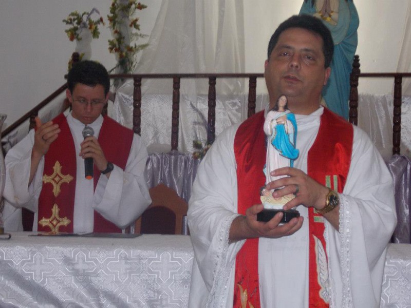 Estréia hoje a missa pelo rádio com o padre Antonio Maurílio de Freitas
