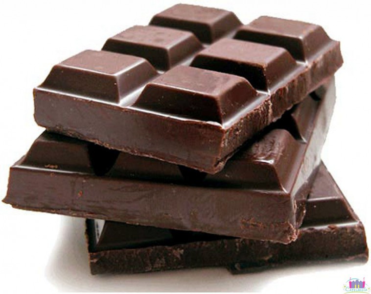 Barra de chocolate foi furtada, porém funcionário da panificadora conseguiu recuperar produto
