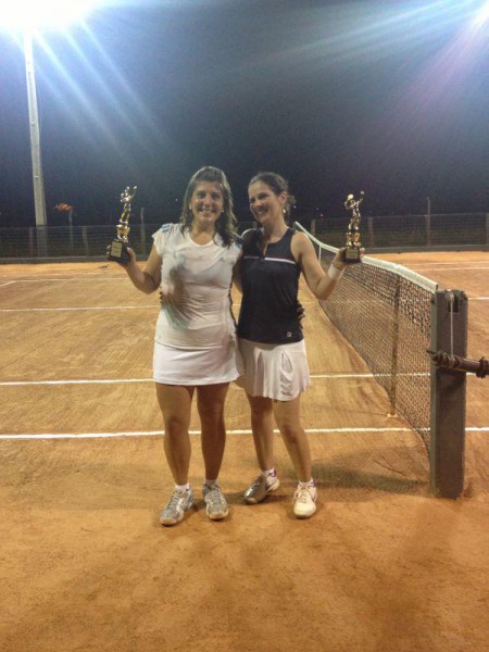 Alana e Renata, campeã e vice do feminino de tênis ( foto do Facebook)