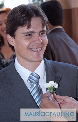 O advogado Guilherme Girotto apresenta o programa desde 2005