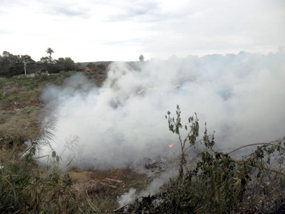 Foto da fumaça tirada pela Polícia Militar Ambiental