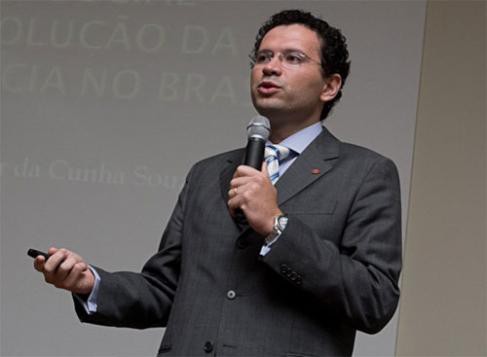O advogado Jully Heyder da Cunha Souza será o palestrante na noite de quinta-feira em Cassilândia