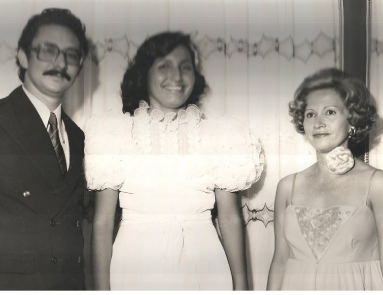 Baile de Debutantes de 1977 no CTC. O casal Juracy Lucas e Nice foram os padrinhos. Tânia Mara, a presidente do Siimted, debutava.