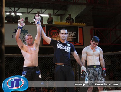 Paranaibense Pábulo Cascão vence luta de MMA no Cage Combat