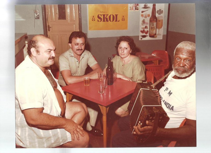 Tozinho, Valtinho do bar, Pitita e Nego Geraldo no antigo bar do Clarindo ao lado onde era as Casas carvalho em 1983.(postado por Juvenal de Castro)