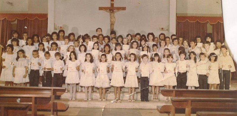 Foto memória: primeira comunhão em 1984 com o padre João Pace
