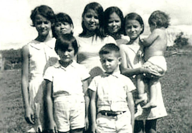 Irmaos Saeki: Marta, Teruka, Silvana, Shirlei, Alaide, Eika, Paulo e Maria Angelica. filhos de Paulo Saiki