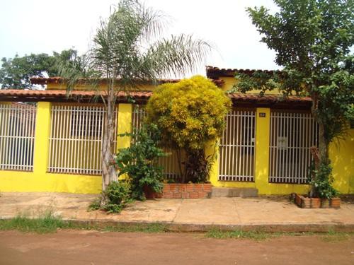 Casa com 4 quartos está sendo locada por R$700