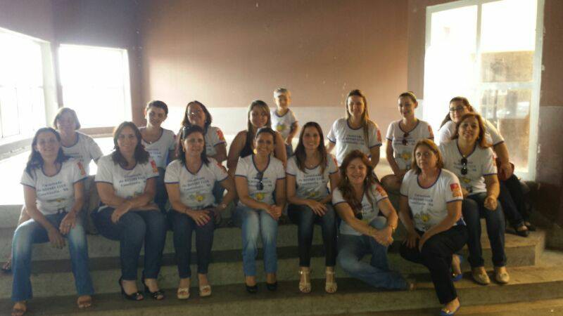 Senhoras da Casa da Amizade na carneirada do Rotary Club de Cassilândia, realizada hoje com grande sucesso no CTC.