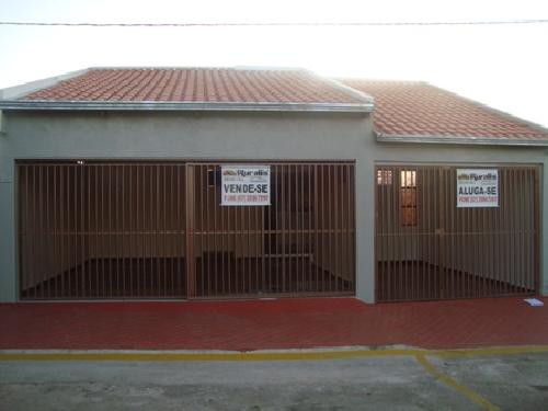 Casa está sendo alugada por R$1.300 no centro de Cassilândia