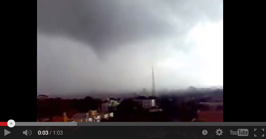 Tornado deixa rastro de destruição e assusta moradores em MS; veja o vídeo