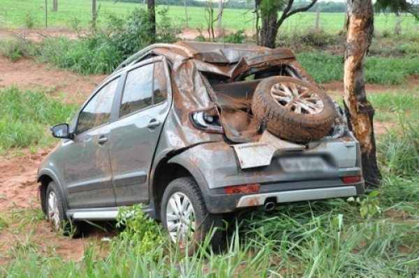 Cassilandenses sofrem acidente na BR 060 na curva do eucalipto 