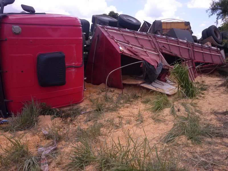 Fotogaleria: acidente próximo ao km 12 da BR-158 em Cassilândia