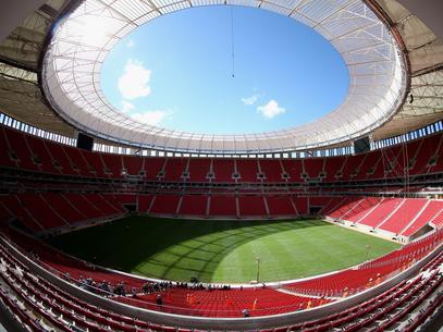 Estádio mais caro da Copa do Mundo de 2014 tem vazamento no teto; veja foto