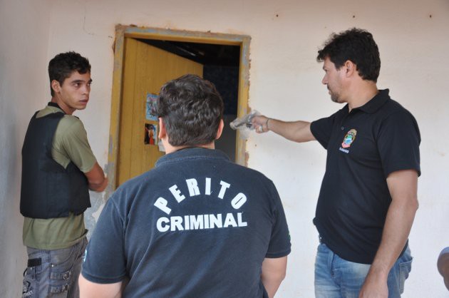 Reconstituição do crime (Foto: Kayron Rodrigues/ Costa Rica Em Foco)