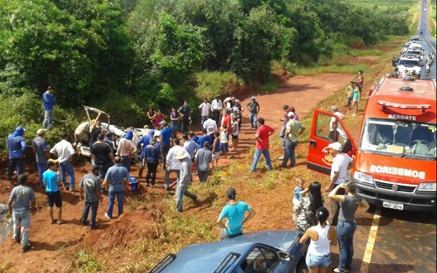 Acidente ocorreu na tarde de ontem (Foto: Ribero Junior/Fátima News)