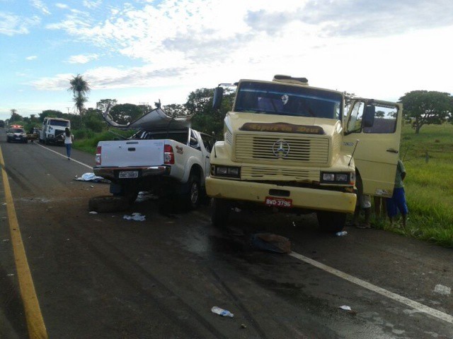 Acidente com morte foi a 30 km de Campo Grande. (Foto: Simão Nogueira)