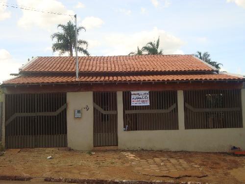 Ruralis Imobiliária tem casa para alugar no centro por R$800