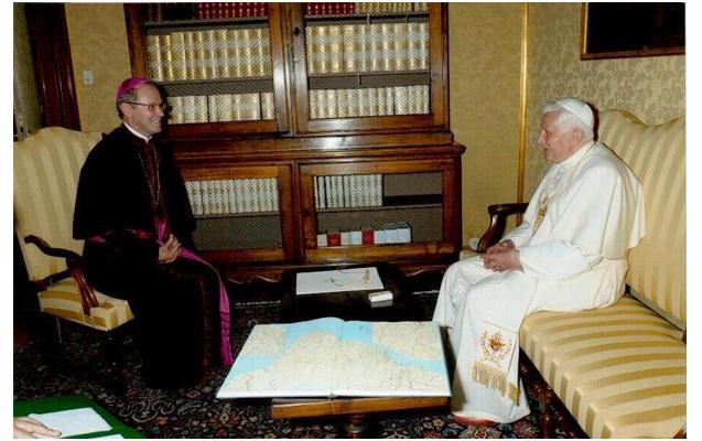 O bispo diocesano com o papa Bento XVI