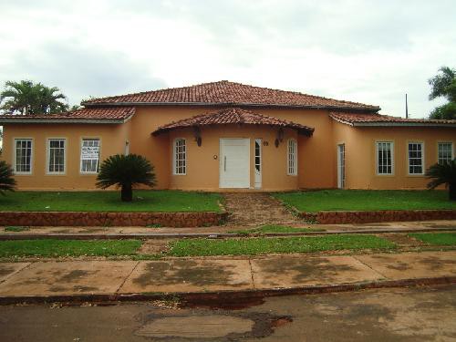 Casa está sendo locada por R$2300 em Cassilândia 