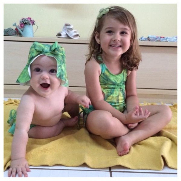 As irmãs Elisa e Júlia, super preparadas para um banho de piscina. As princesas usam Art Kids que vc encontra na Infanto. #princess #fofas #primavera #artkids #modapraia #fashionbaby #fashionkids
