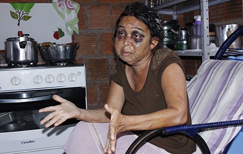 Dentro de casa, mulher agoniza por seis horas depois de ser espancada e roubada
