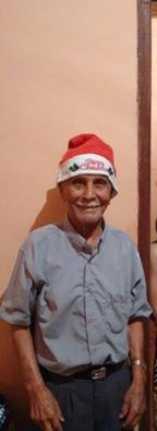 José da Silva Castro, o Zequinha de Castro, completa hoje 103 anos de idade. Acredita-se ser o mais velho do município. Segundo o seu neto Juvenal, ele dança nos bailes, lava a sua roupa, tem saude ótima e é totalmente lúcido. A foto foi postada no Face do Juvenal e foi tirada em no dia 24 de dezembro de 2014. Parabéns, ao mais antigo pioneiro vivo de Cassilândia