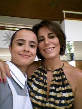 Selfie com a "patroa", Beatriz, a vilã de Babilônia, interpretada pela atriz Glória Pires. (Foto: Divulgação)