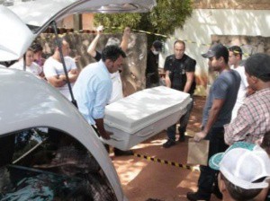 Acusado de matar radialista com 12 facadas continua foragido em Sonora 