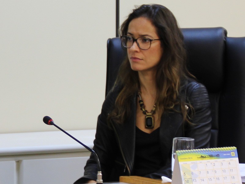 Na foto, Promotora de Justiça Andréia Cristina Peres da Silva