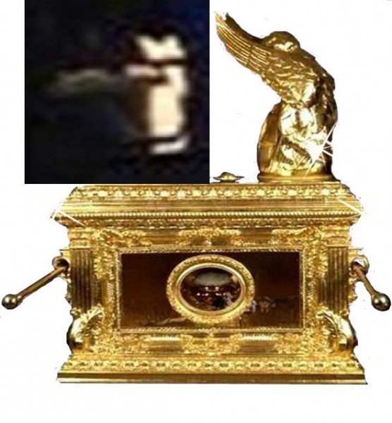 Em velório de Frei, imagem refletida em caixão intriga
