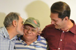Marcos, Josué e Williams de Lima se reencontraram após três décadas separados e futuro pode envolver mudança de cidade (Foto: Alcides Neto)
