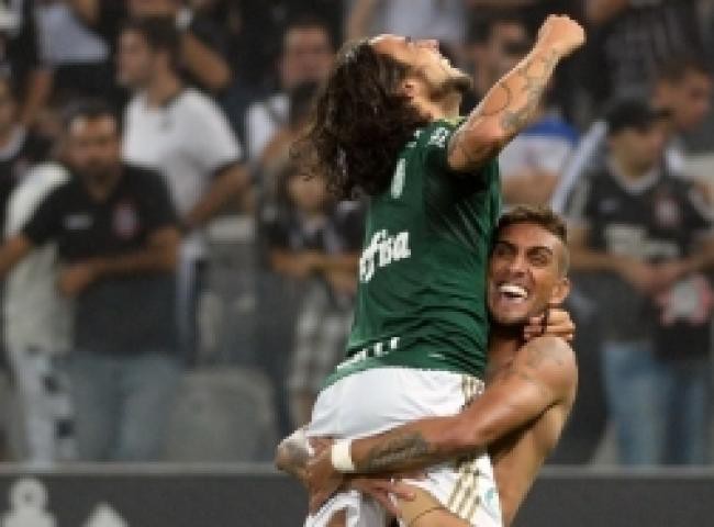 Palmeiras vai aumentar proposta ao Mago Valdivia