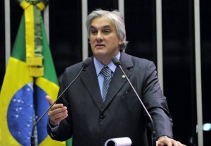 Senador irá liderar os parlamentares dos nove partidos da coligação que reelegeu a presidente e que ocupam 53 (65%) das 81 cadeiras do Senado. (Foto: Divulgação)